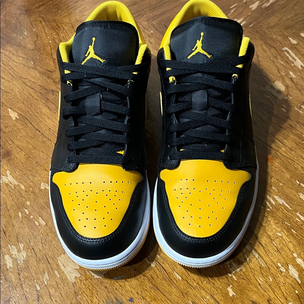 Jordan 1 Low Men's Black and Yellow Sneakers